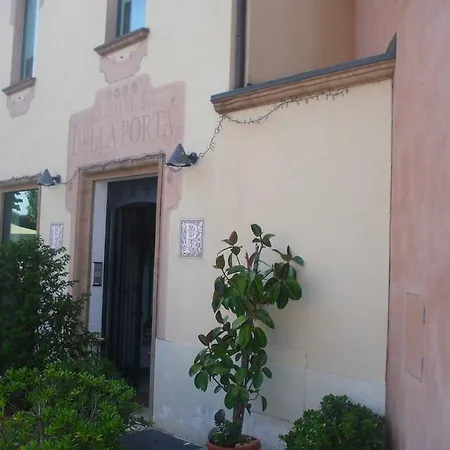 Della Porta 4*