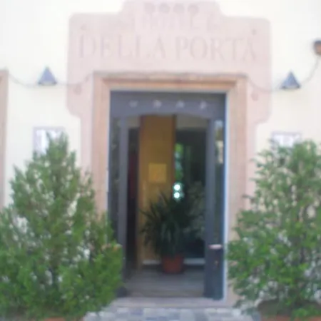 Della Porta 4*